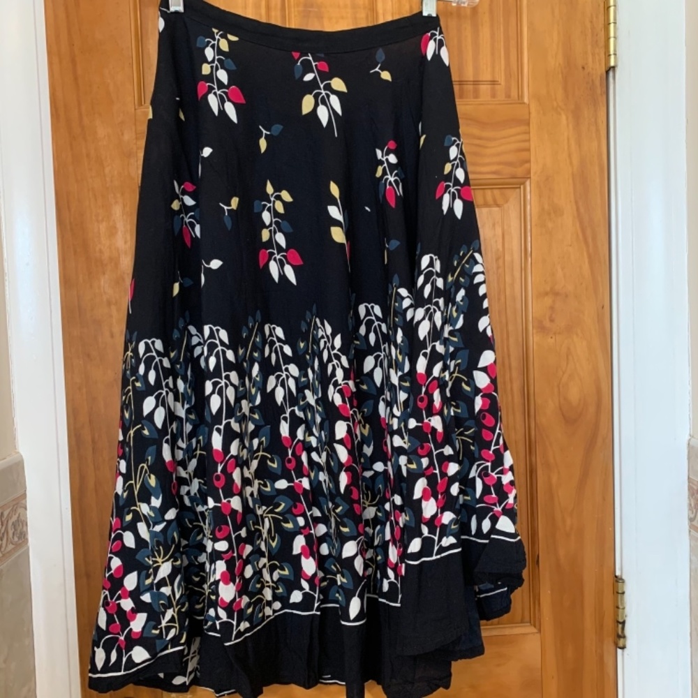 NWOT Uniti Casuals A-line Swing Floral Skirt, Free Size